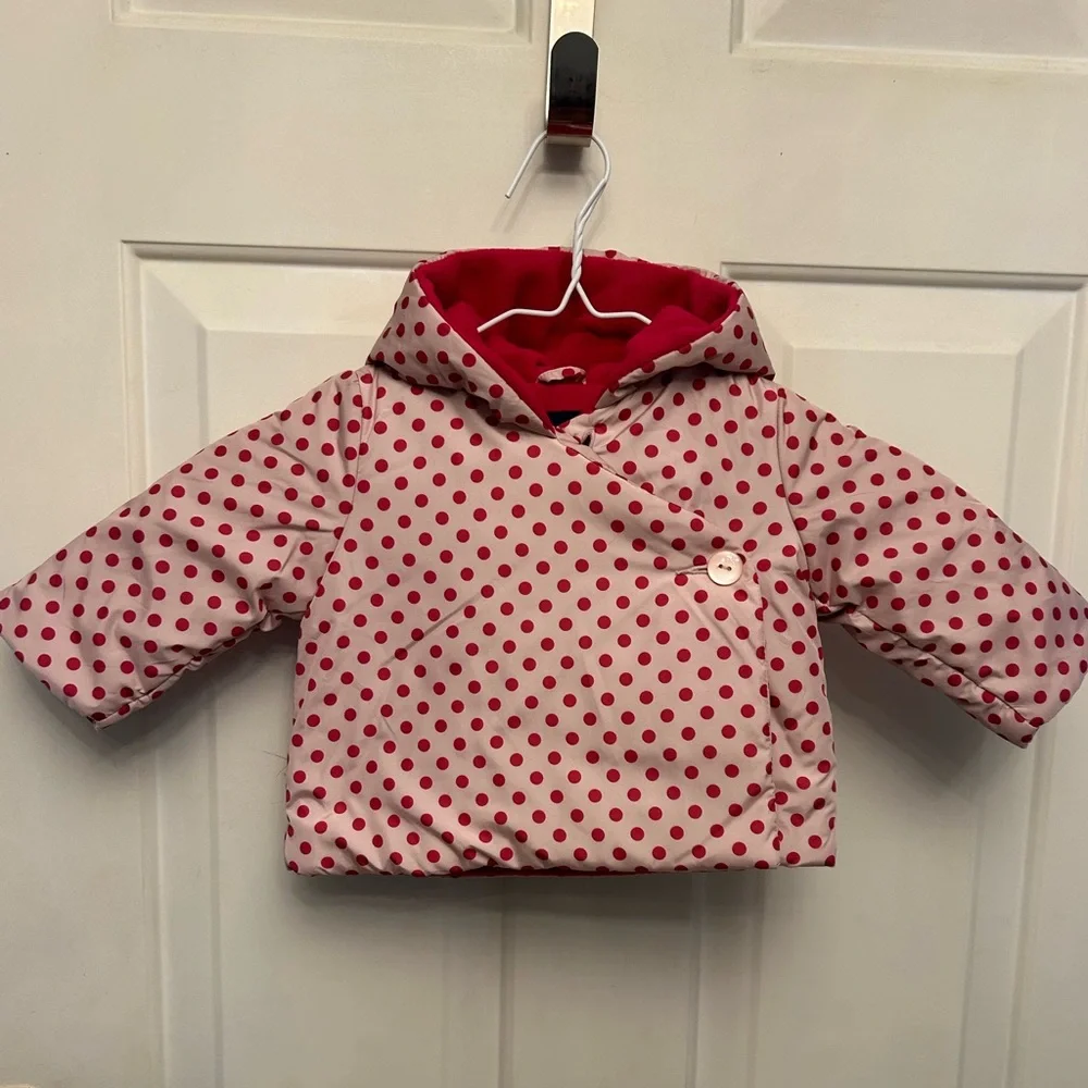 Baby Gap 3-6 mos kimono hood jacket. Off white/hot pink polka dot. Fleece lined